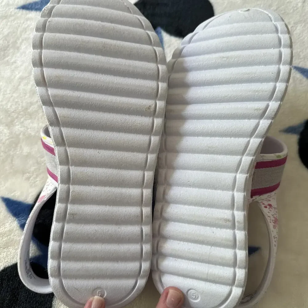 JUSTICE GIRLS WHITE RUBBER CASUAL OPEN TOE SANDALS SHOES SIZE 5 ADJUSTABLE POOL